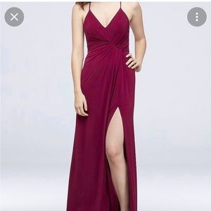 DB Studio Jersey V Neck Sheath With Gathered Waist size 10. Burgundy.